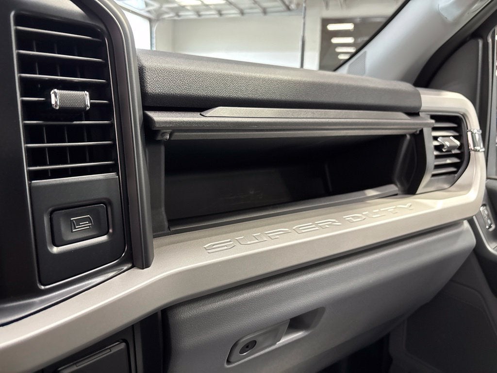 2025 Ford Super Duty F-350 DRW XLT