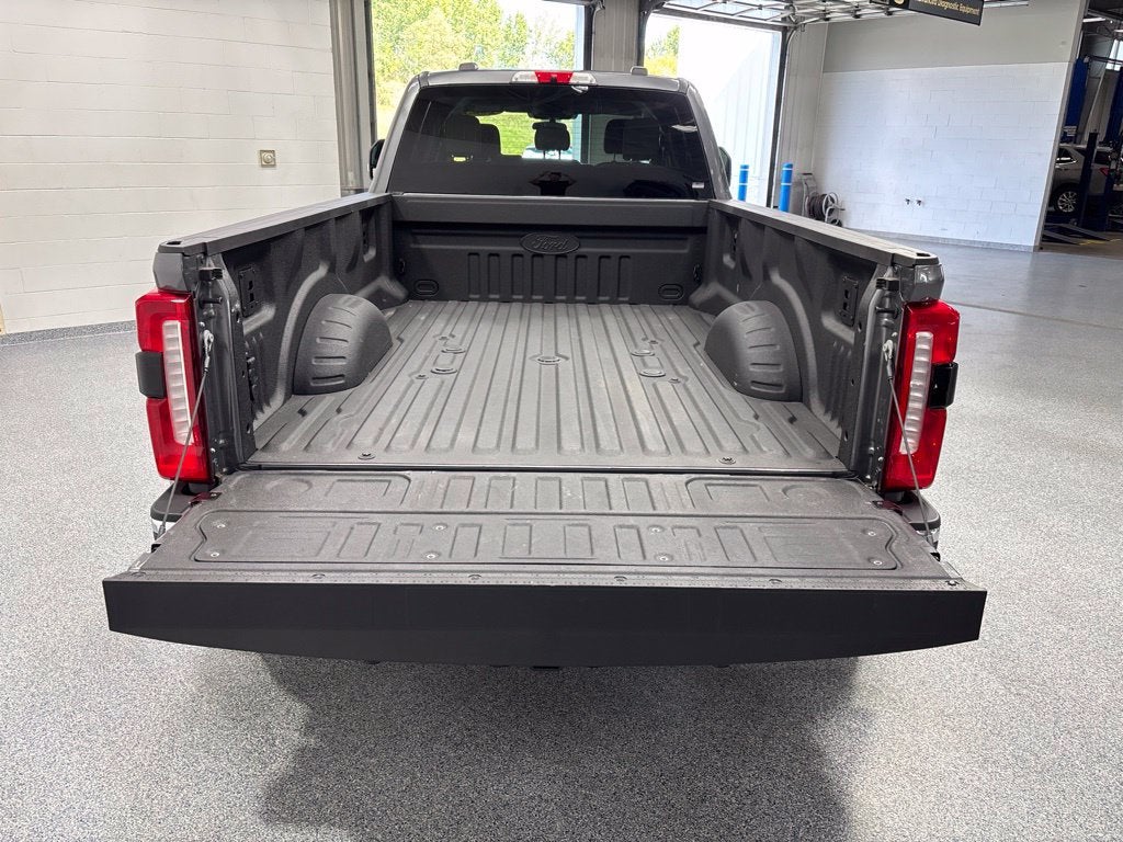 2025 Ford Super Duty F-350 DRW XLT