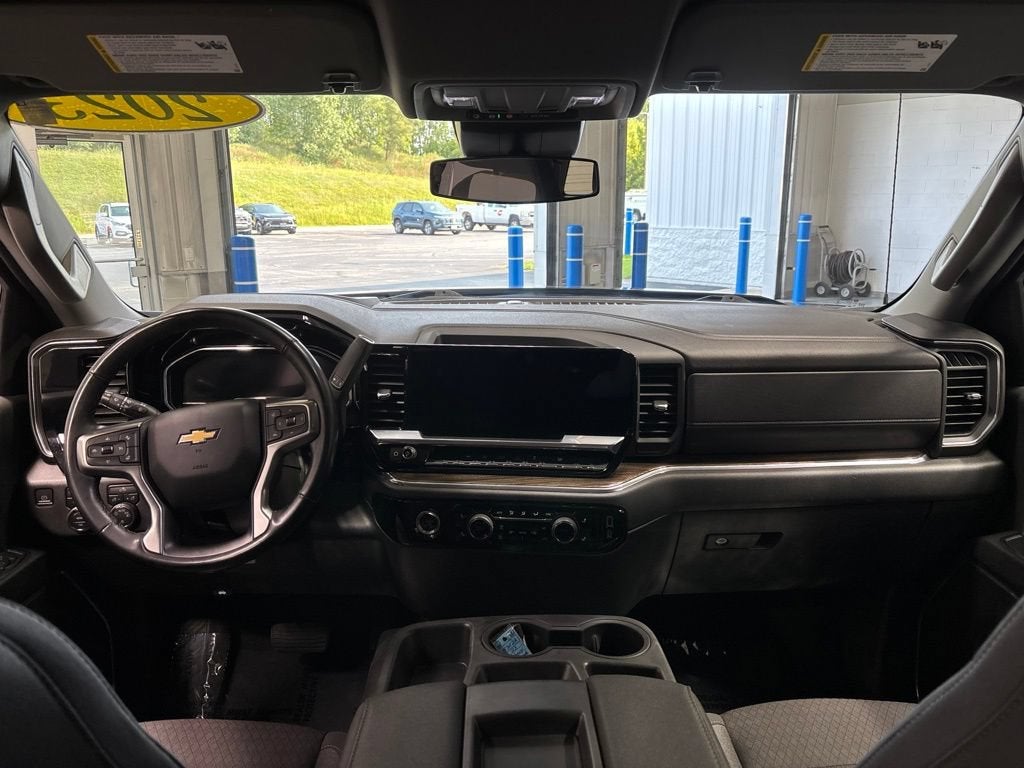 2023 Chevrolet Silverado 1500 LT (2FL)