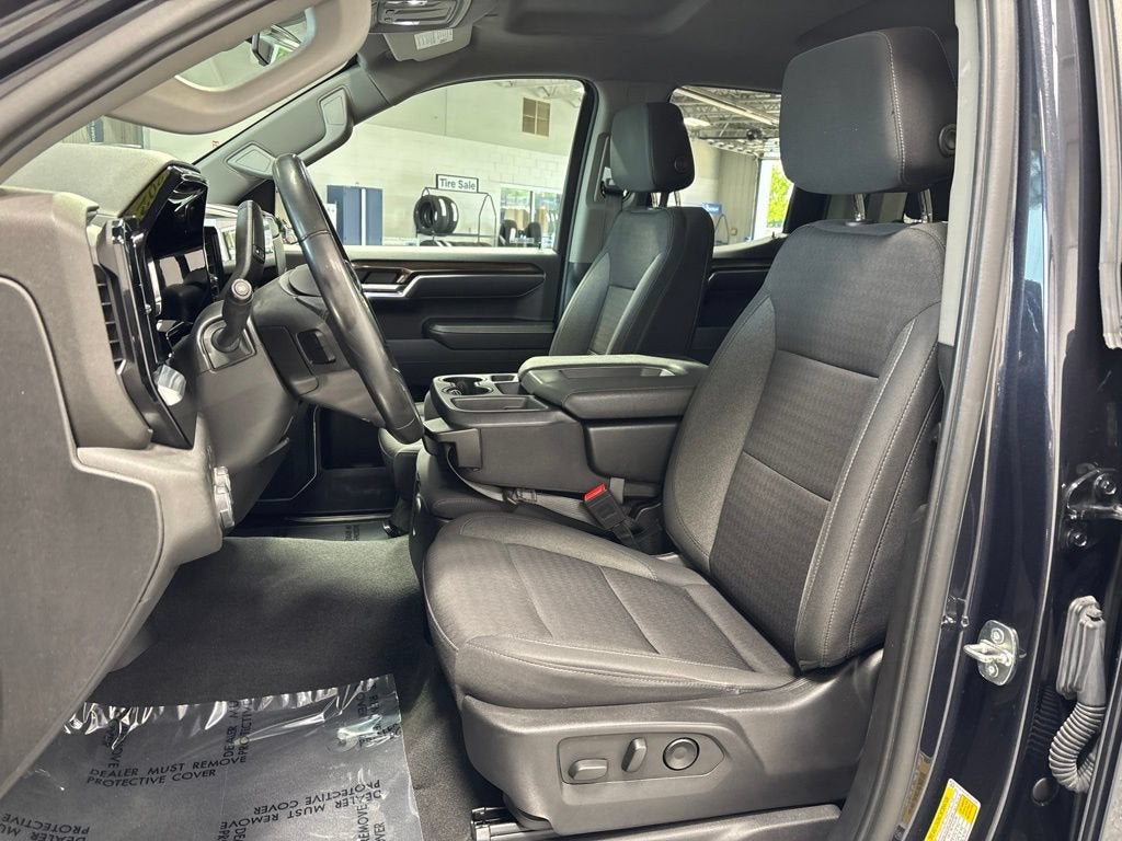 2023 Chevrolet Silverado 1500 LT (2FL)