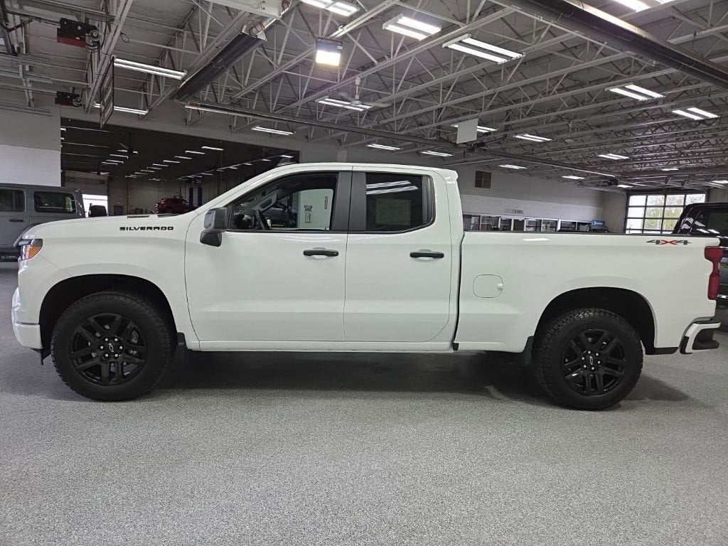2025 Chevrolet Silverado 1500 Custom