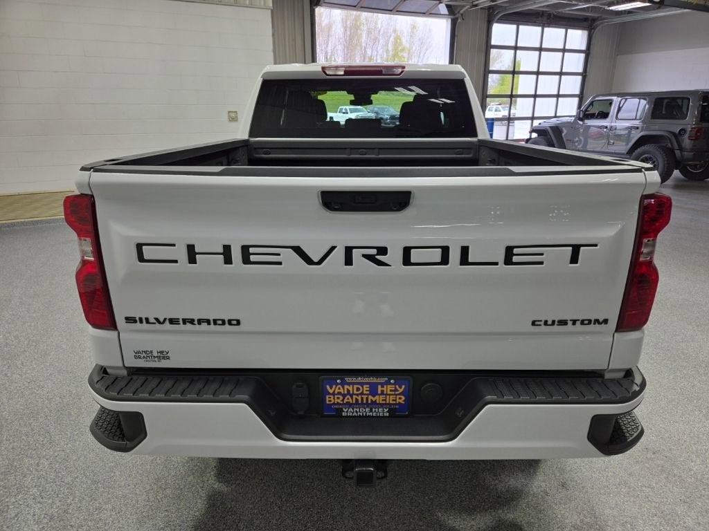 2025 Chevrolet Silverado 1500 Custom