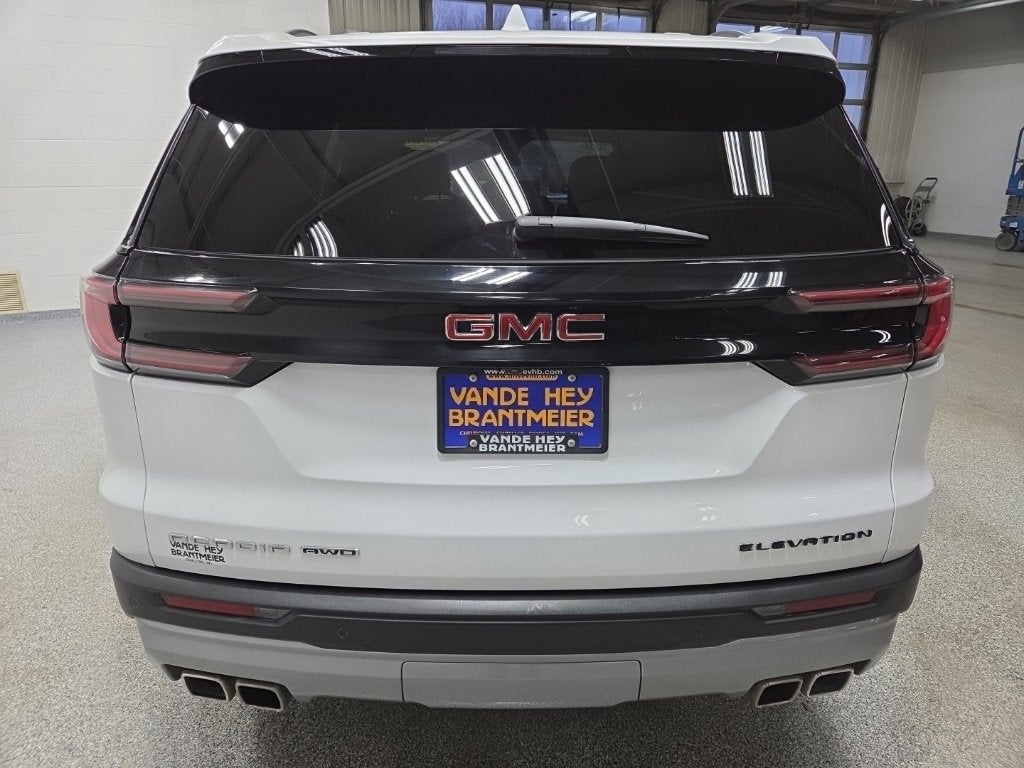 2025 GMC Acadia Elevation