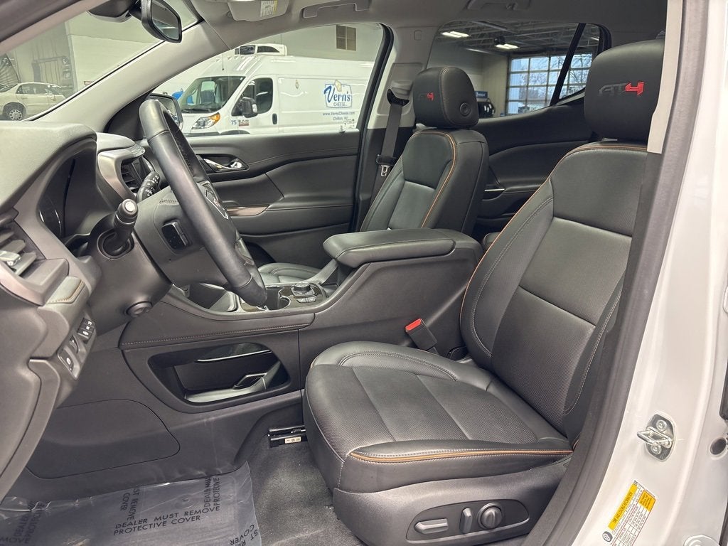 2023 GMC Acadia AT4