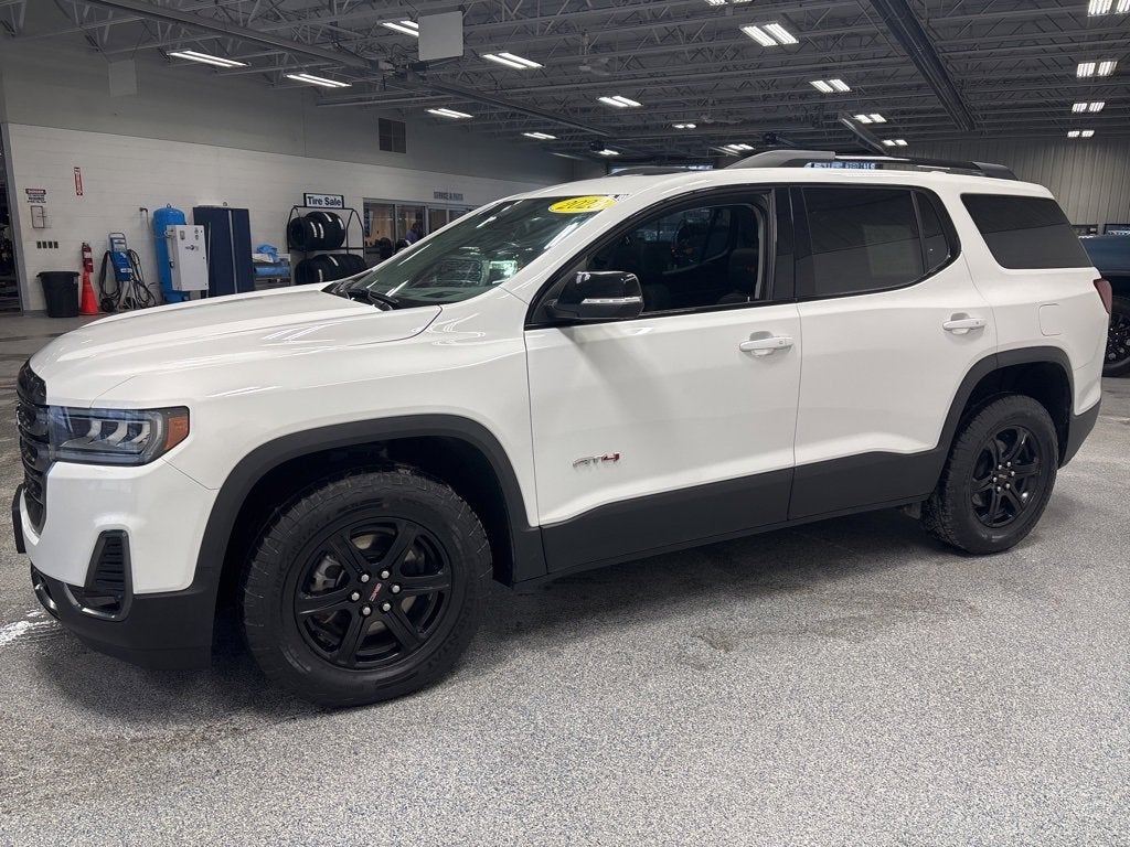 2023 GMC Acadia AT4