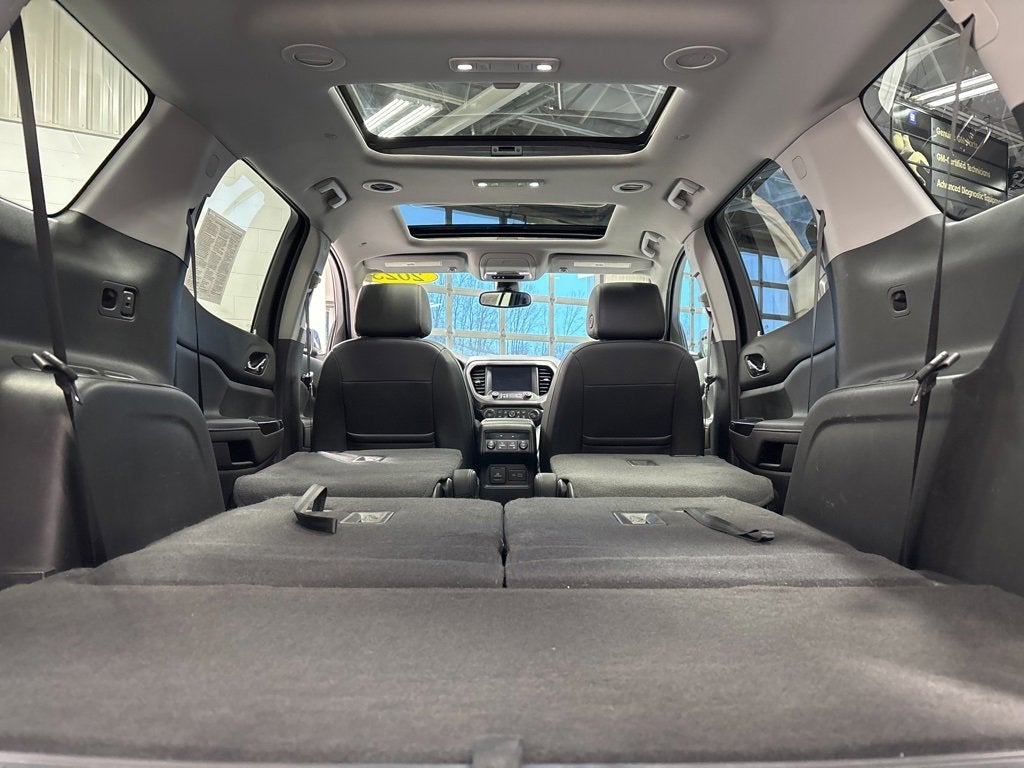2023 GMC Acadia AT4