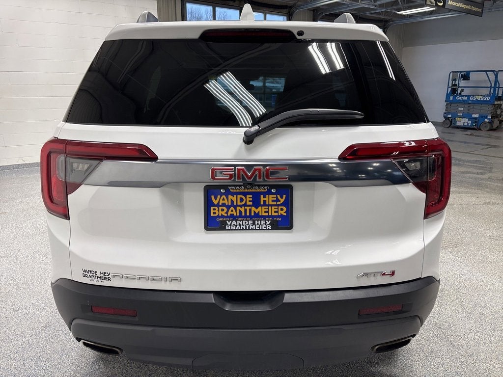 2023 GMC Acadia AT4