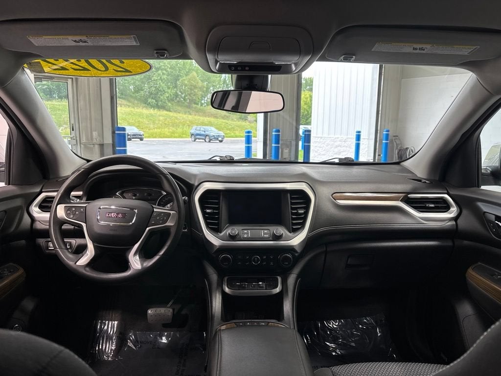 2022 GMC Acadia SLE