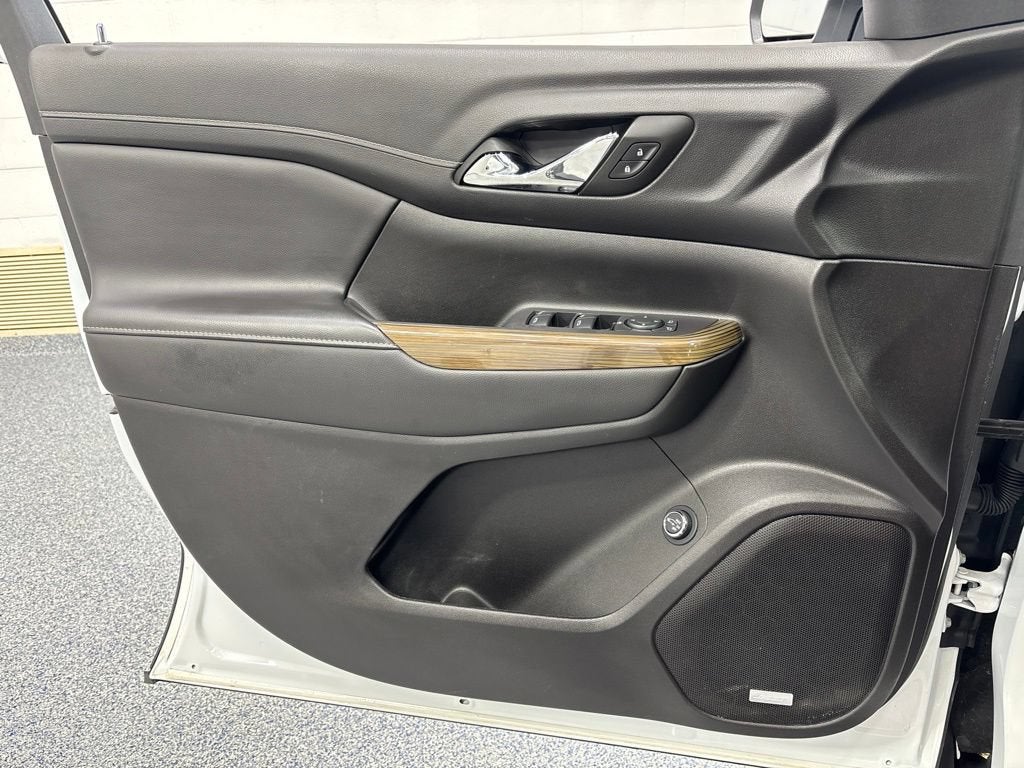 2022 GMC Acadia SLE