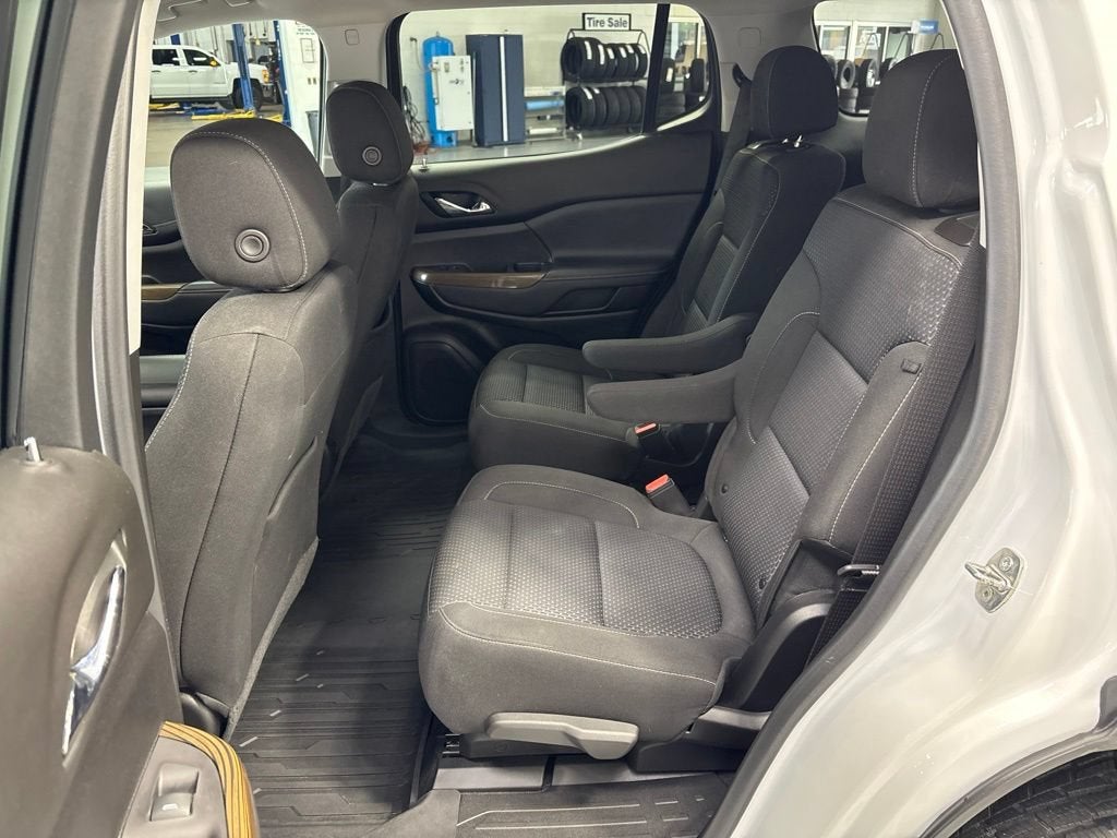 2022 GMC Acadia SLE