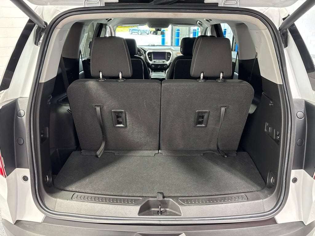 2022 GMC Acadia SLE