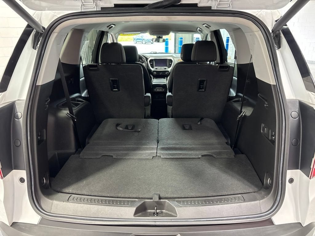 2022 GMC Acadia SLE