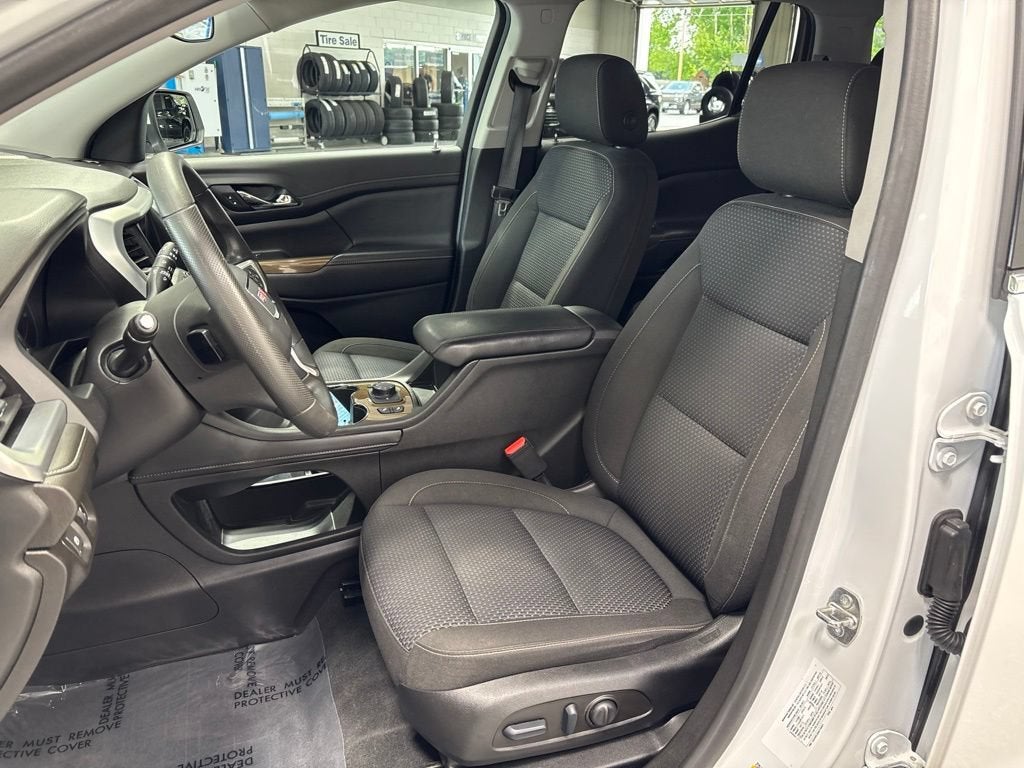 2022 GMC Acadia SLE
