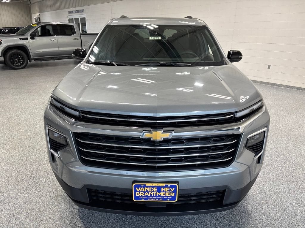 2027 Chevrolet Traverse LT - Photo 2