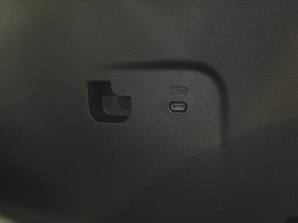 2027 Chevrolet Traverse LT - Photo 52