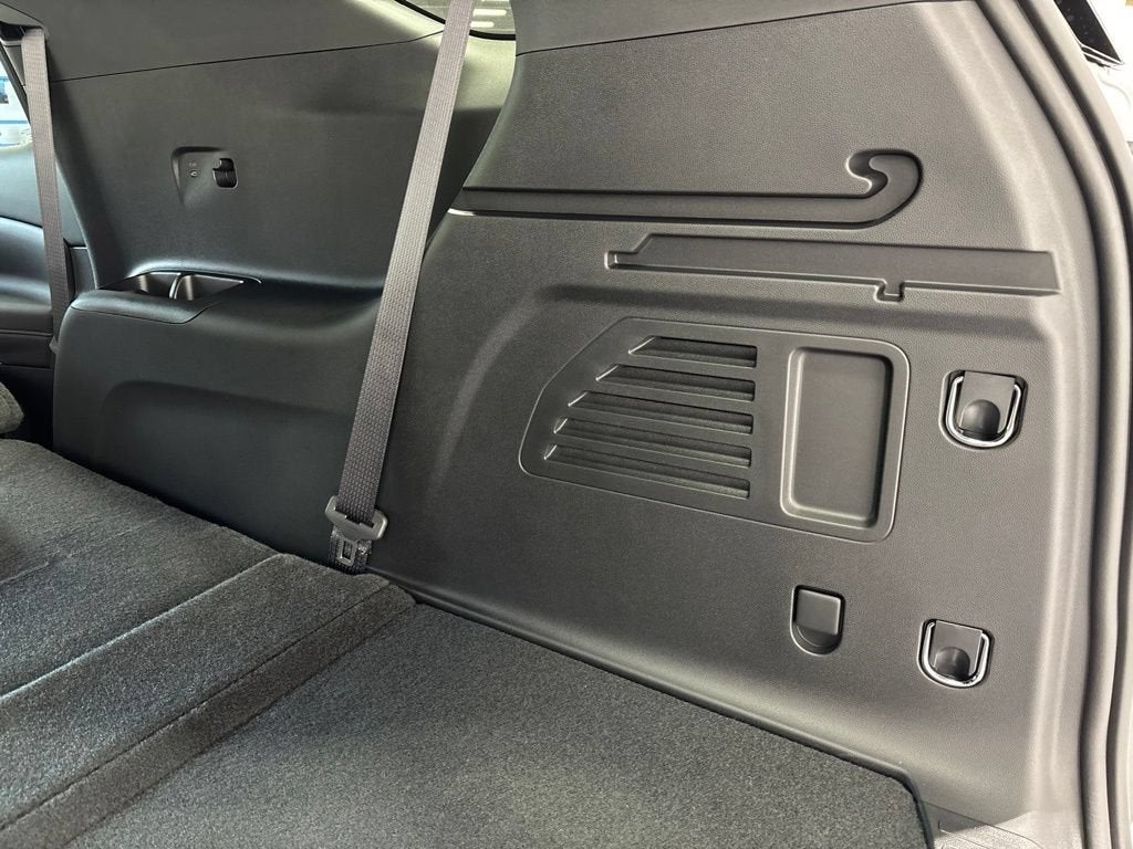 2027 Chevrolet Traverse LT - Photo 60
