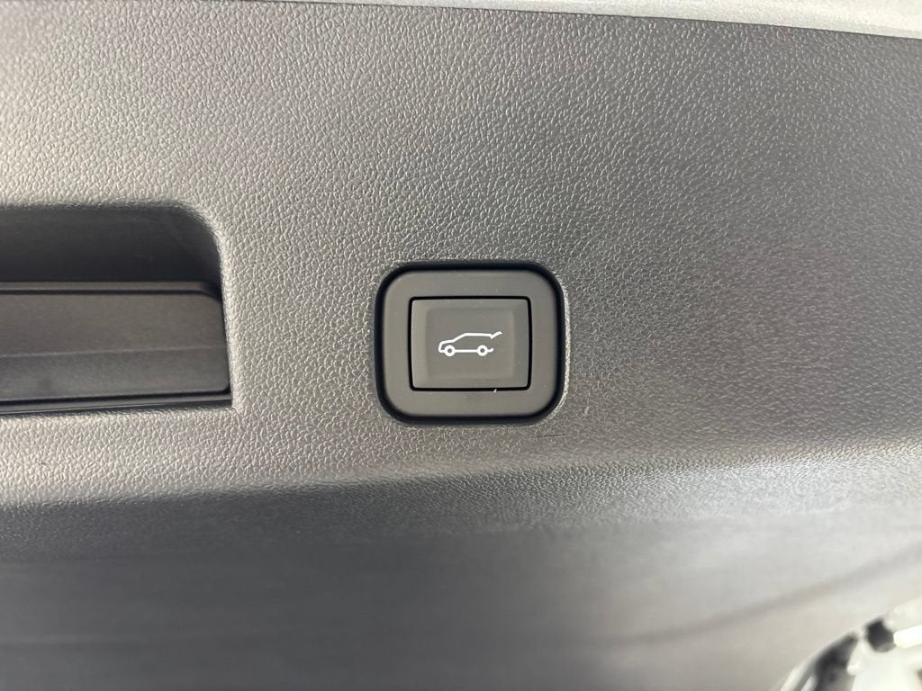 2027 Chevrolet Traverse LT - Photo 62