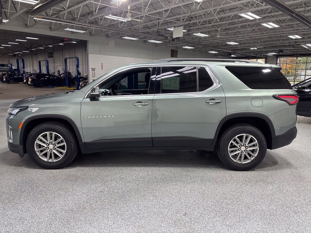 2023 Chevrolet Traverse LT Cloth