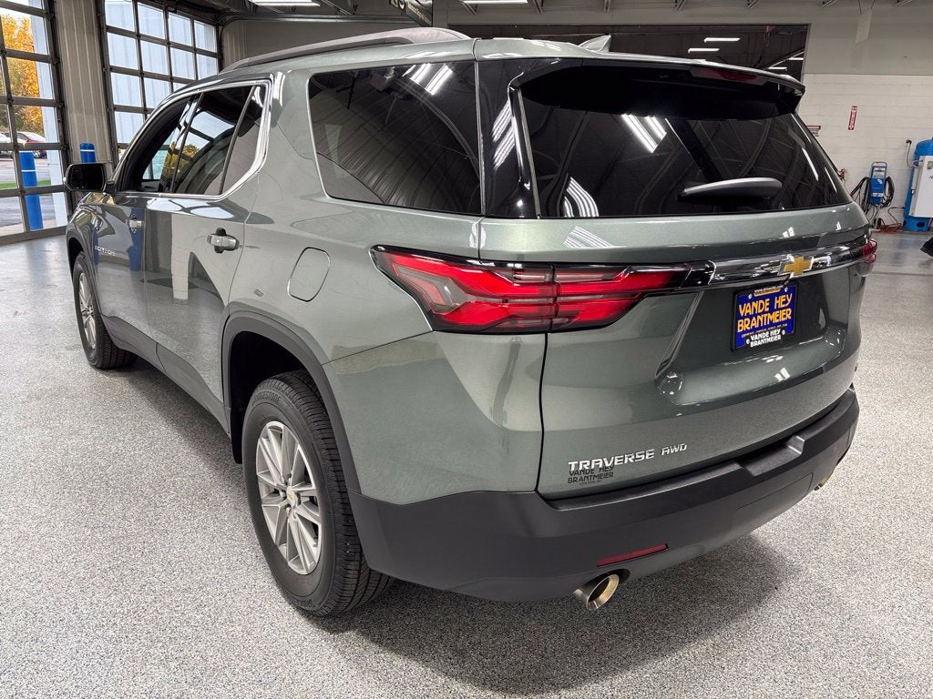 2023 Chevrolet Traverse LT Cloth