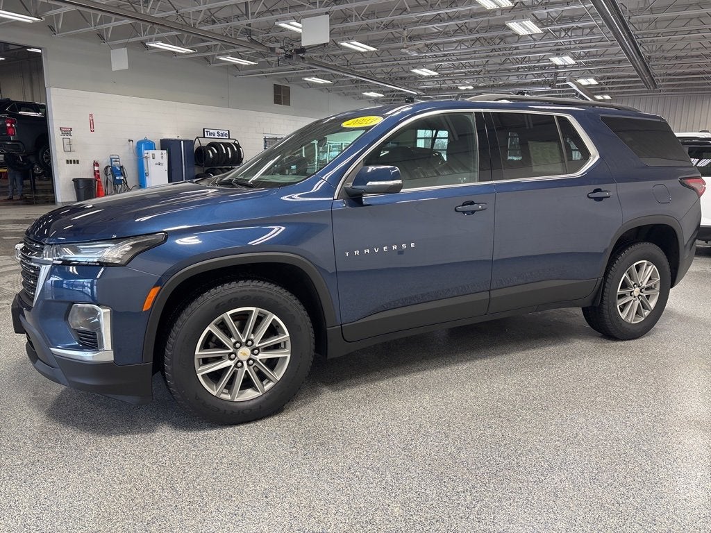 2023 Chevrolet Traverse LT Cloth