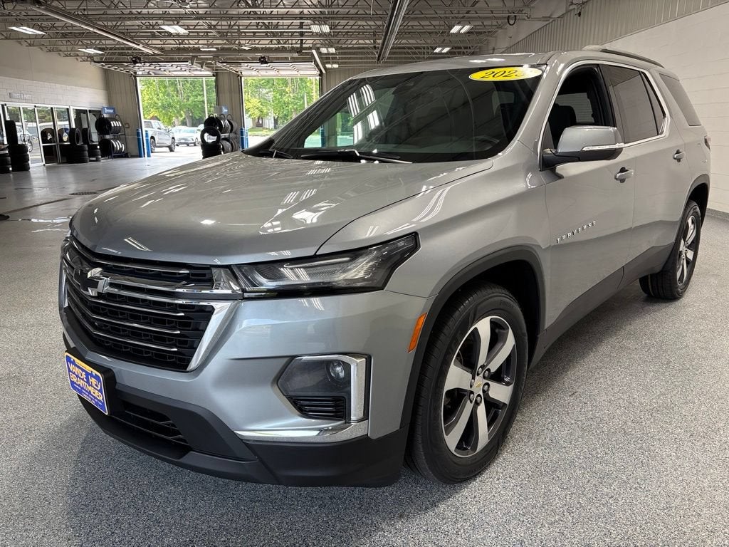 2023 Chevrolet Traverse LT Leather