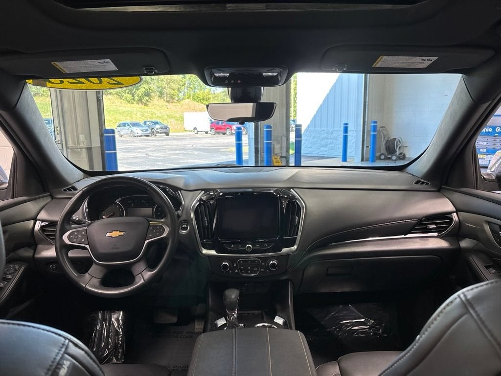 2023 Chevrolet Traverse LT Leather