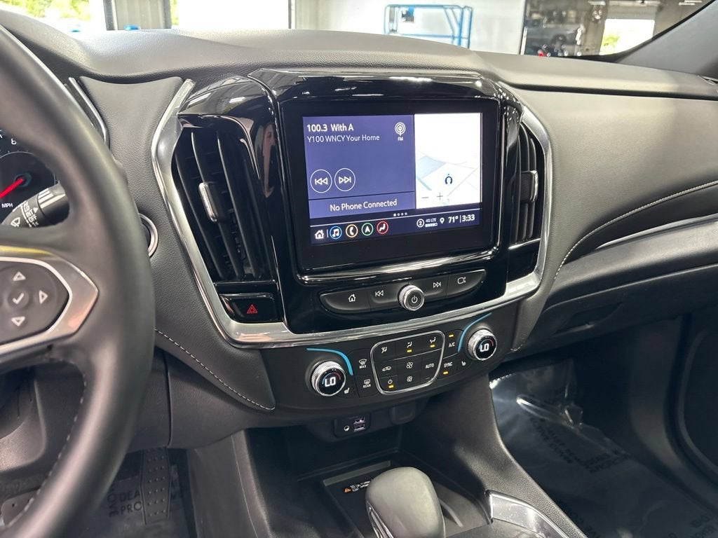 2023 Chevrolet Traverse LT Leather