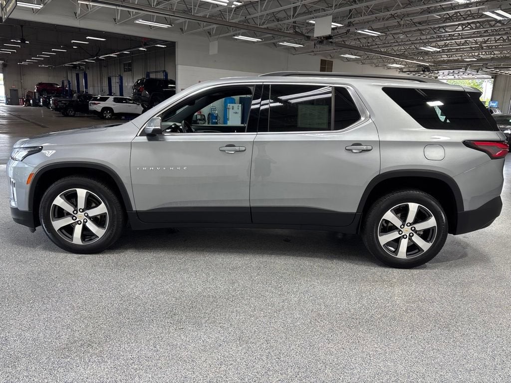 2023 Chevrolet Traverse LT Leather