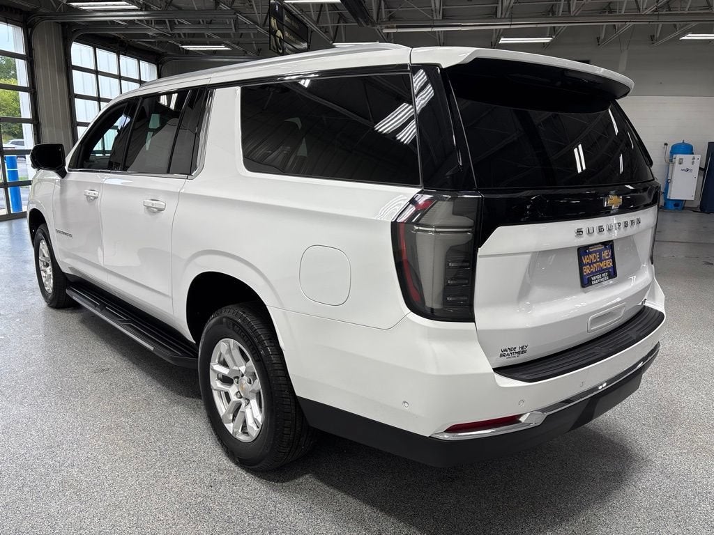 2026 Chevrolet Suburban LT