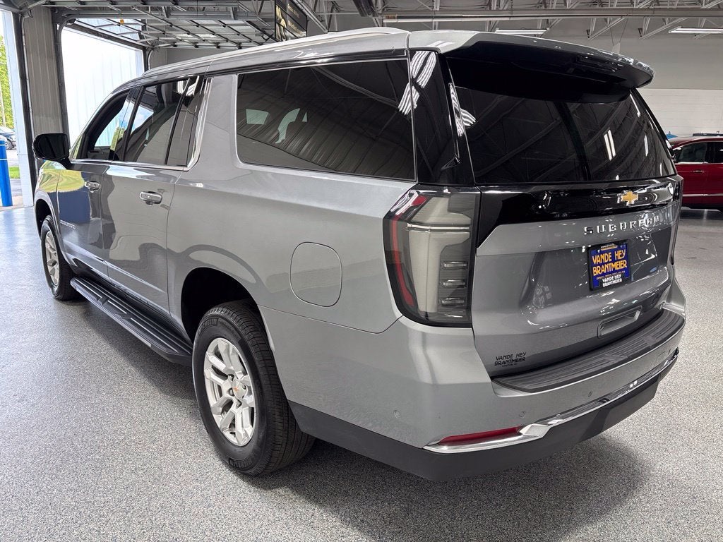 2026 Chevrolet Suburban LT