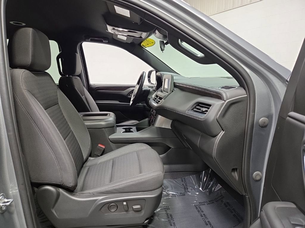 2023 Chevrolet Suburban LS