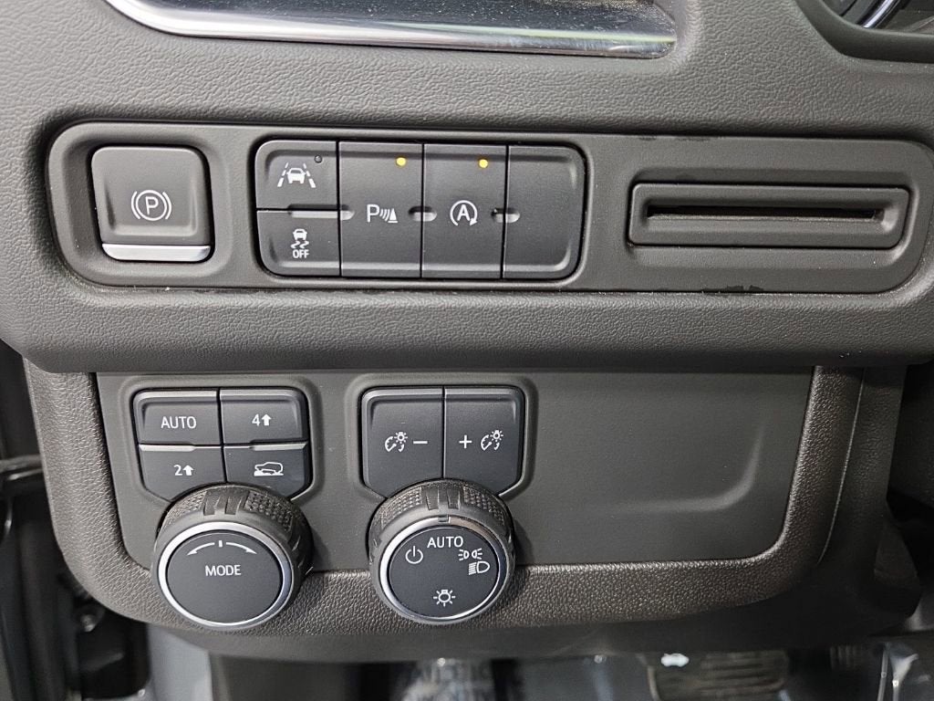 2023 Chevrolet Suburban LS