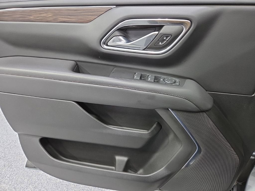 2023 Chevrolet Suburban LS