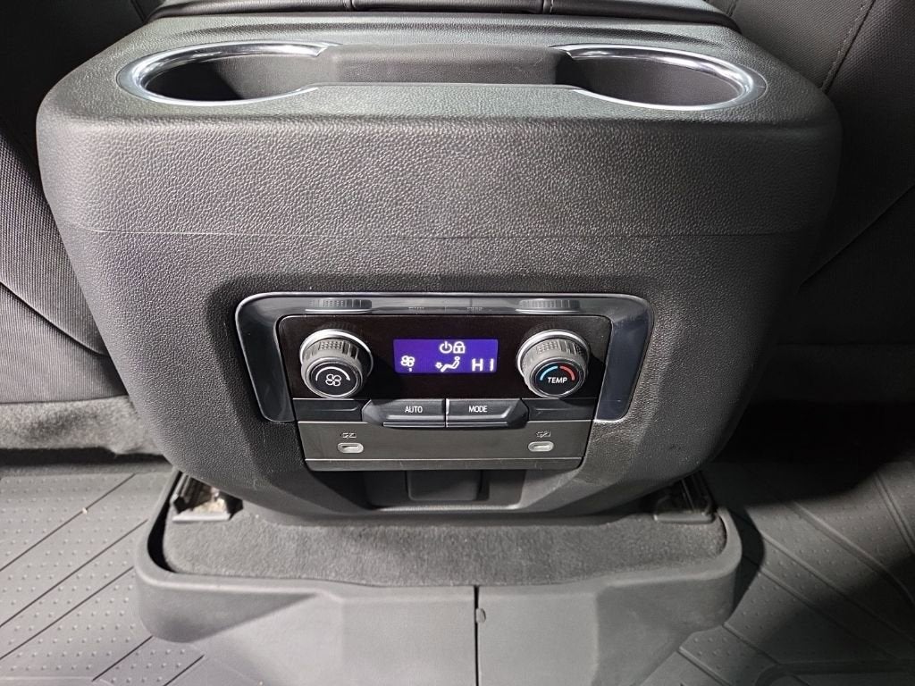 2023 Chevrolet Suburban LS