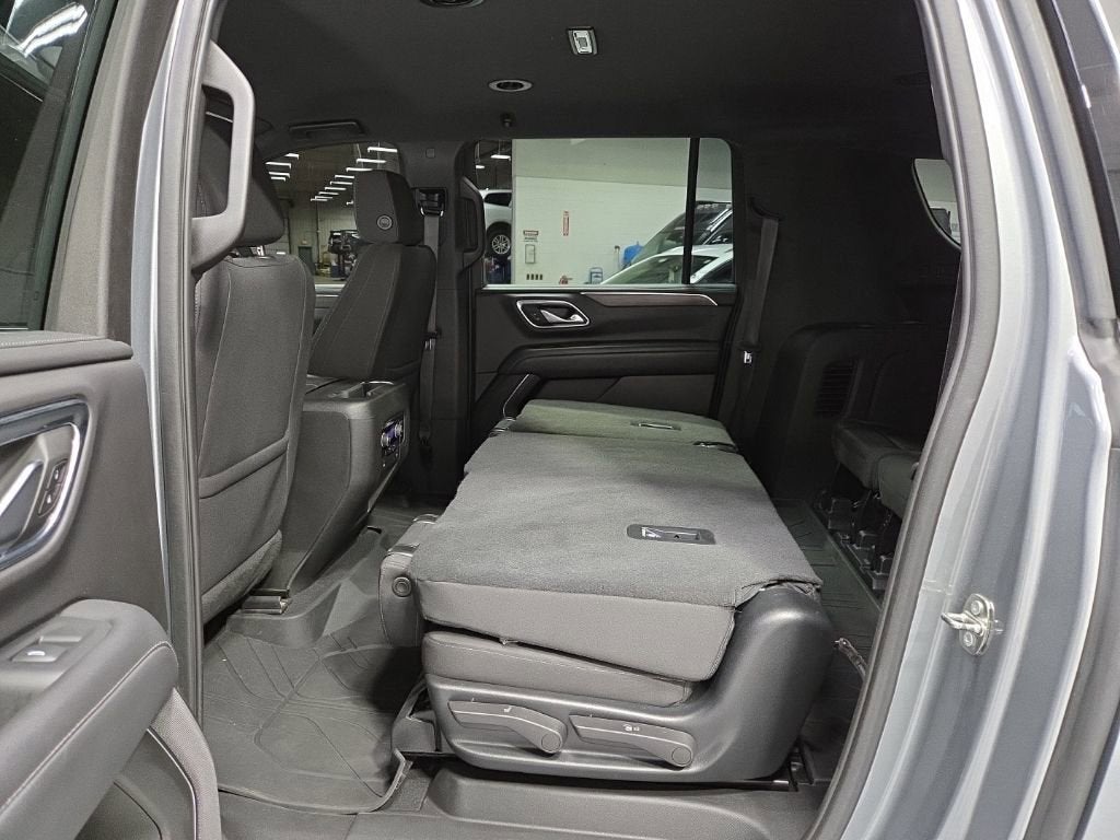 2023 Chevrolet Suburban LS