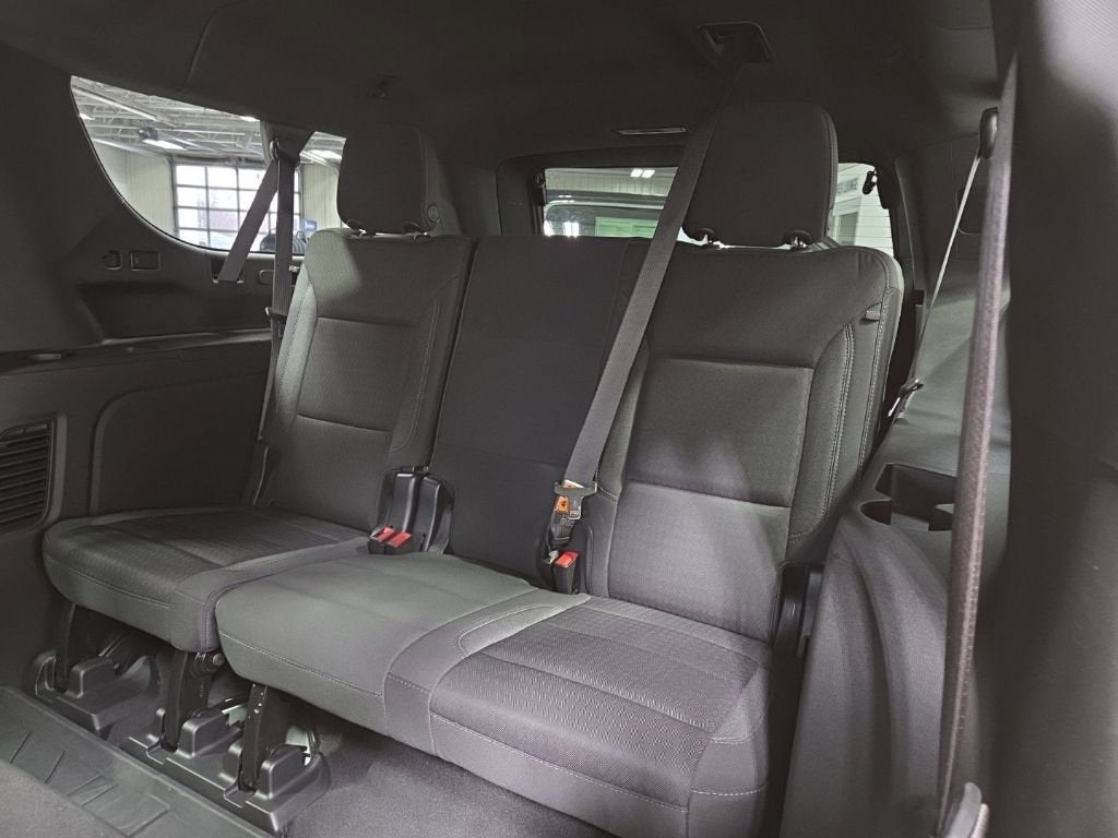 2023 Chevrolet Suburban LS