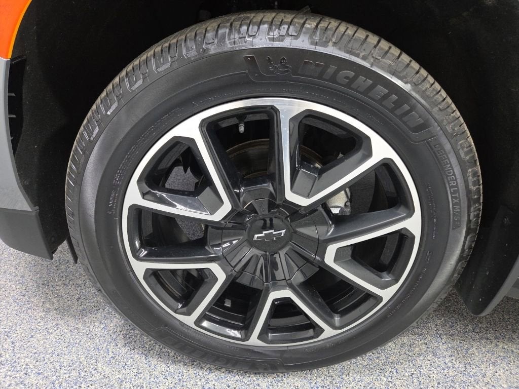 2023 Chevrolet Suburban LS