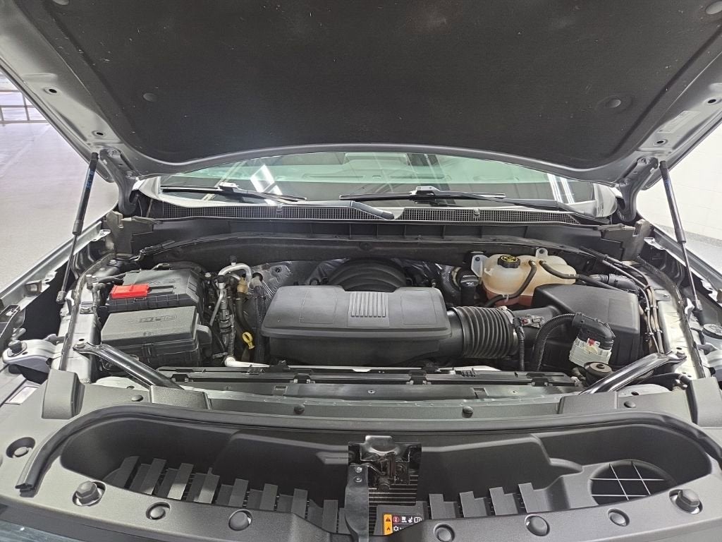 2023 Chevrolet Suburban LS