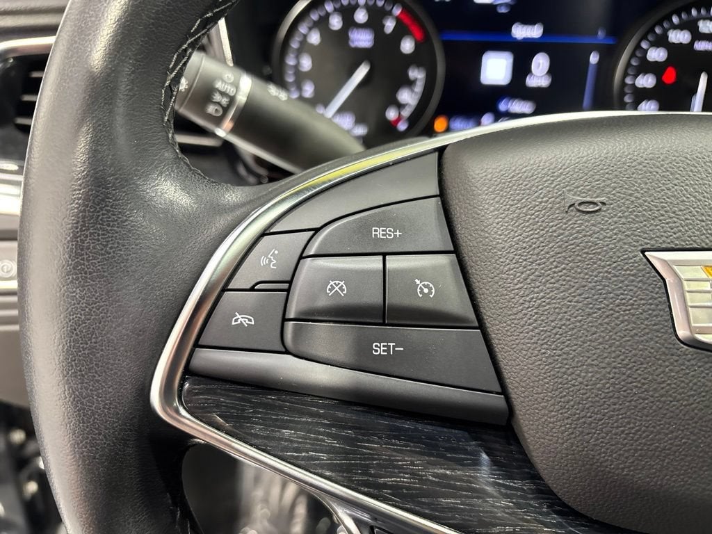 2022 Cadillac XT5 Premium Luxury