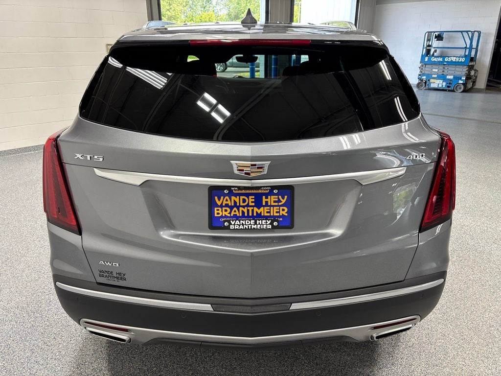 2022 Cadillac XT5 Premium Luxury