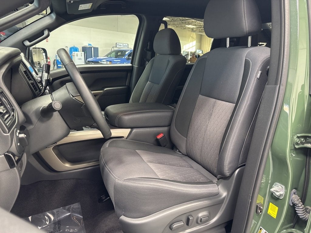 2024 Nissan Titan SV