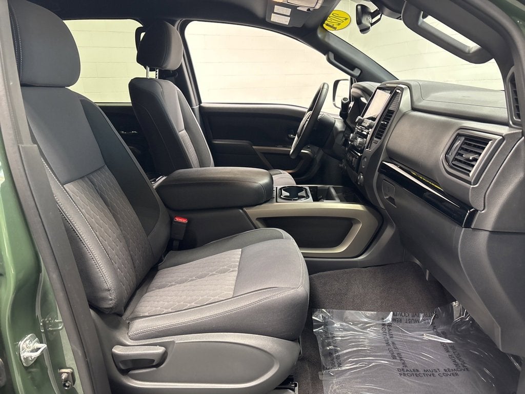 2024 Nissan Titan SV