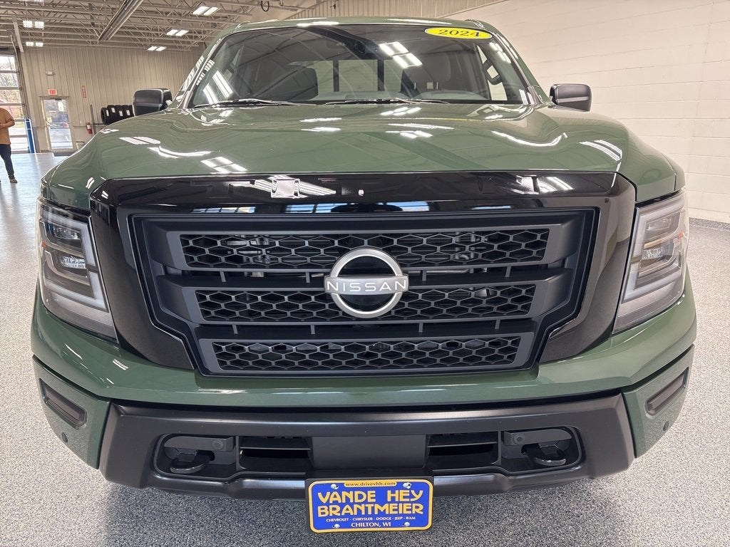2024 Nissan Titan SV