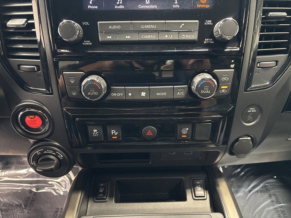 2024 Nissan Titan SV