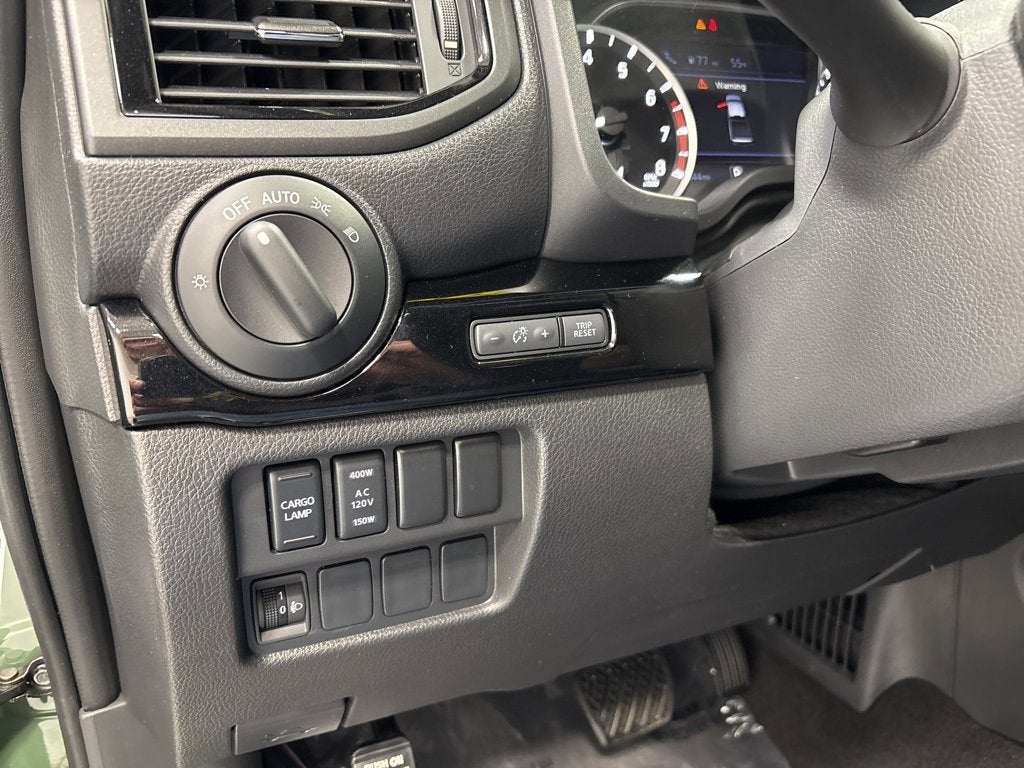 2024 Nissan Titan SV