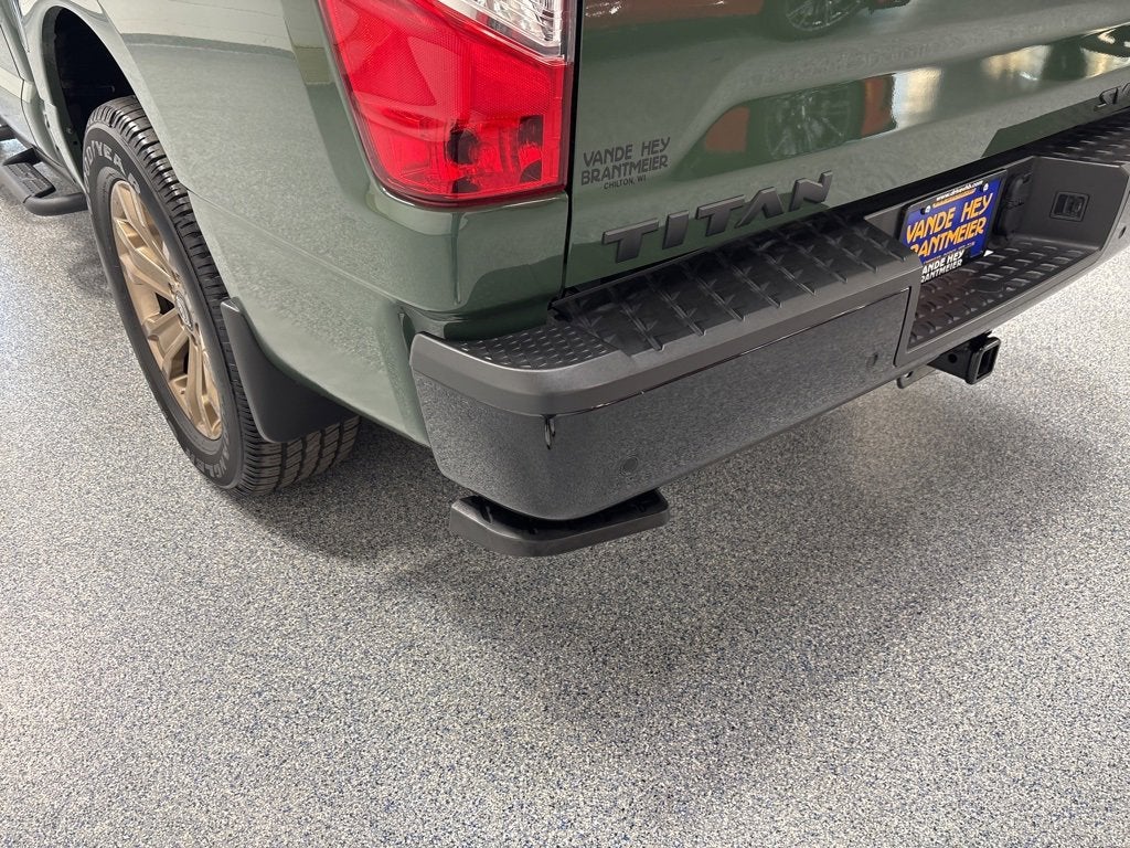 2024 Nissan Titan SV