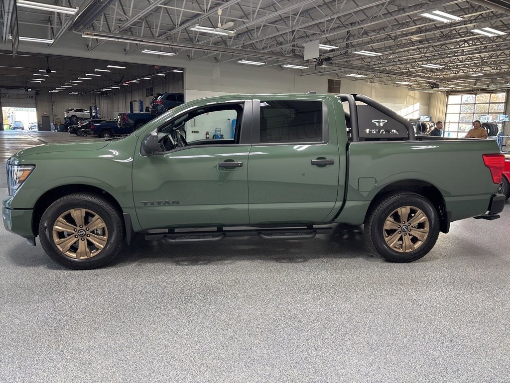 2024 Nissan Titan SV