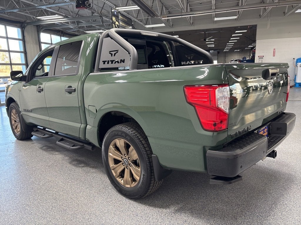 2024 Nissan Titan SV