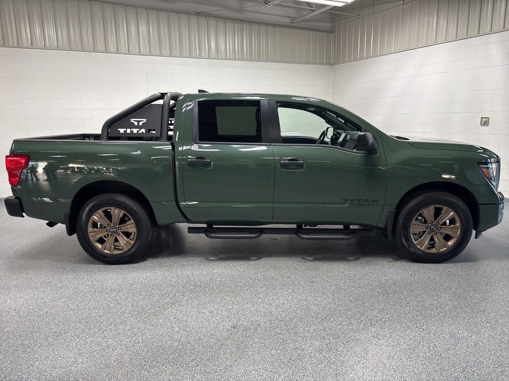 2024 Nissan Titan SV