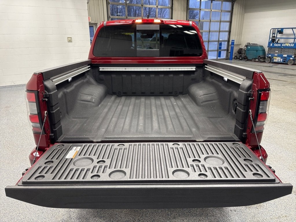 2024 Nissan Frontier SL